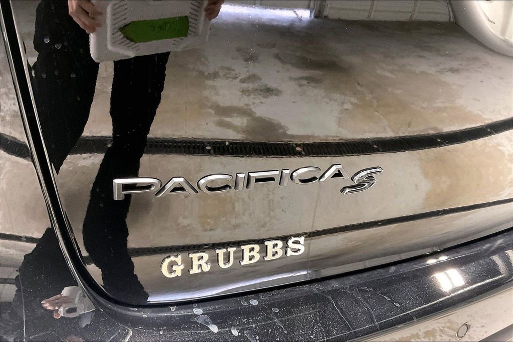 New 2026 Chrysler Pacifica Limited w/ Uconnect Theater Family Group image 39