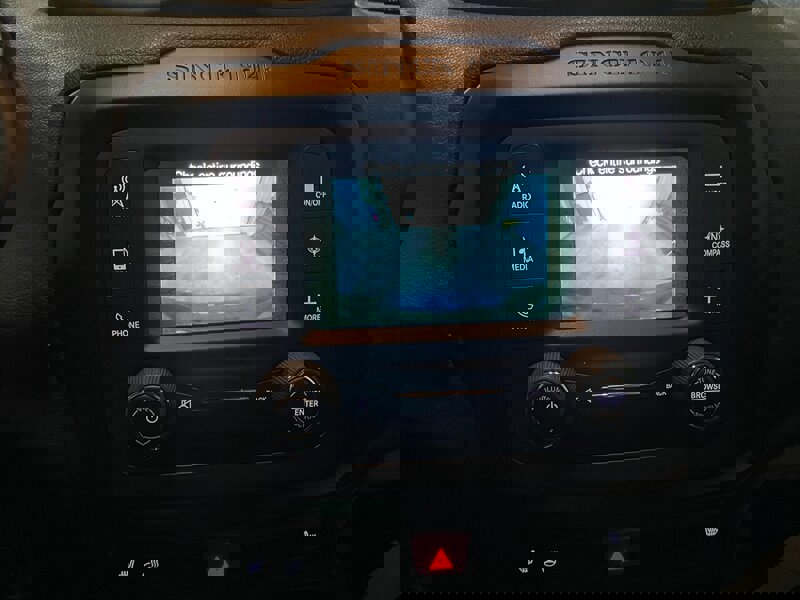 Used 2015 Jeep Renegade Latitude w/ Cold Weather Group image 11