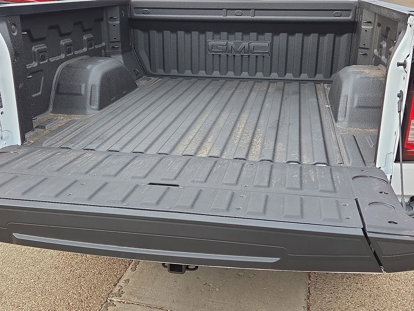 New 2026 GMC Sierra 1500 AT4X w/ LPO, Black Badging Package image 7