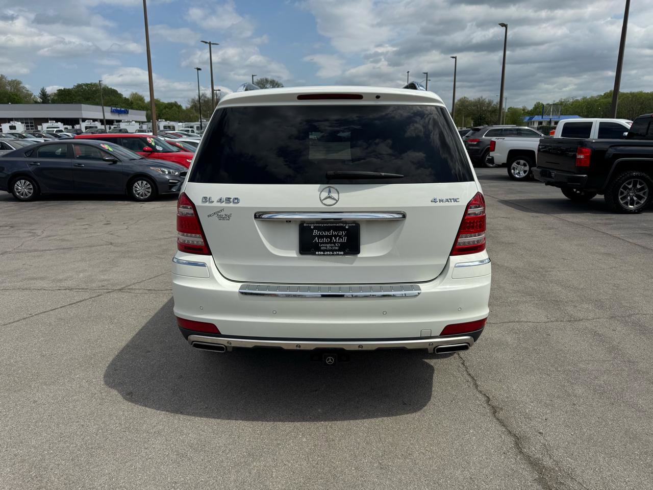 Used 2011 Mercedes-Benz GL 450 4MATIC image 4