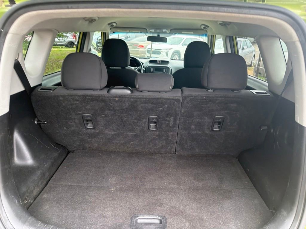 Used 2014 Kia Soul FWD image 12