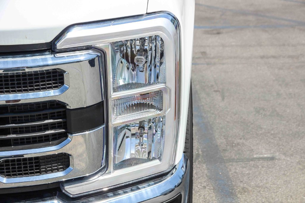 New 2025 Ford F350 XL w/ XL Chrome Package RWD image 9