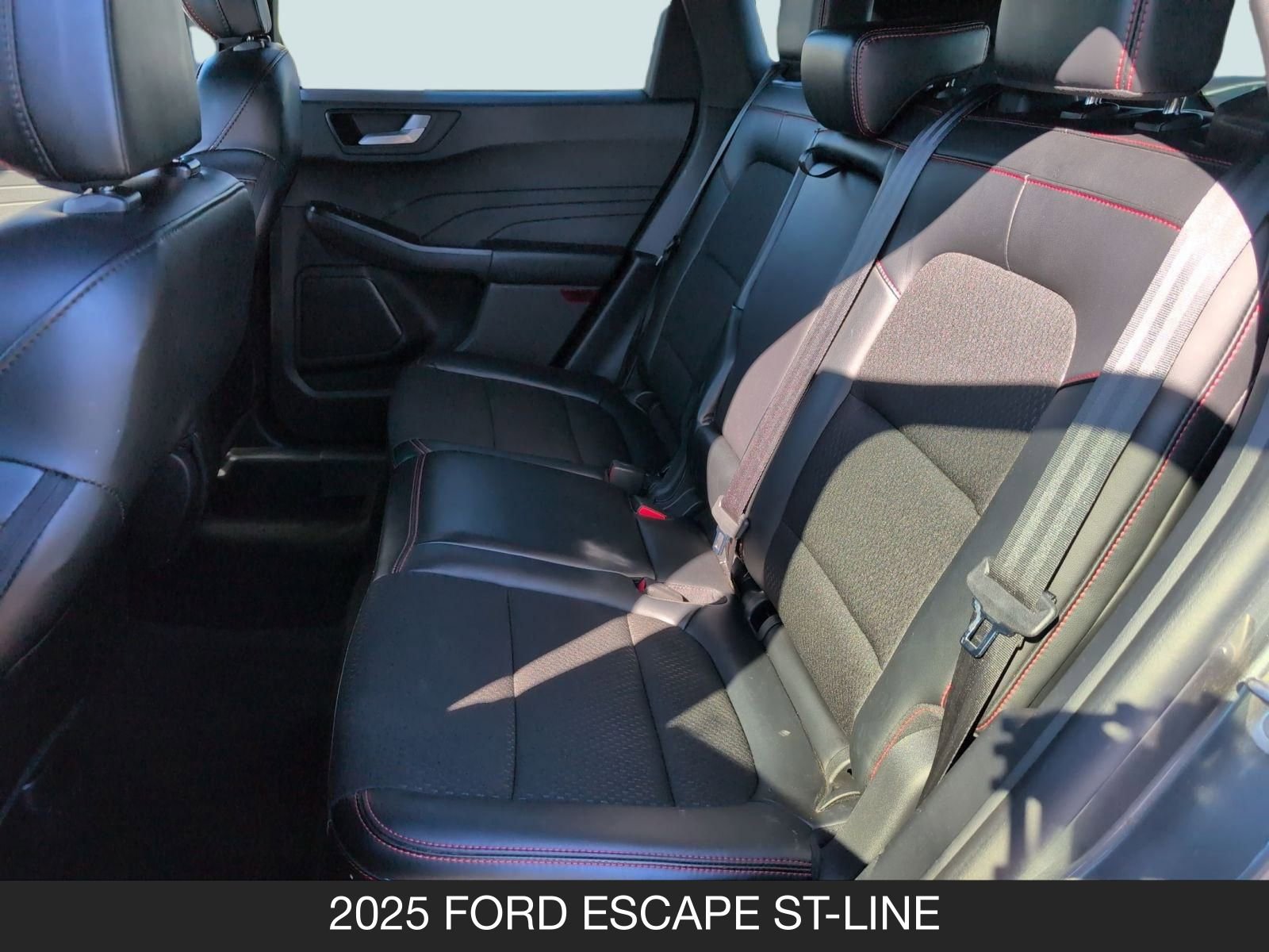 Used 2025 Ford Escape ST-Line image 16