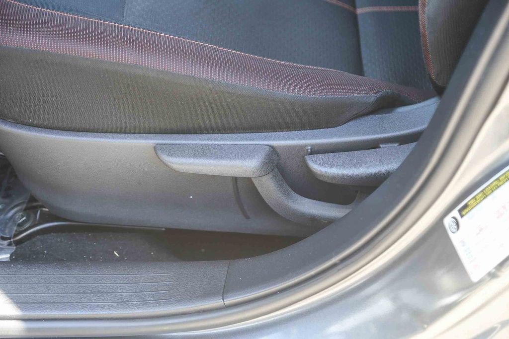 Used 2020 Nissan Versa SR FWD image 20