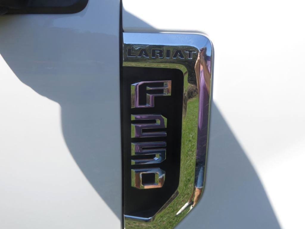 Used 2022 Ford F250 Lariat w/ Lariat Value Package AWD/4WD image 11