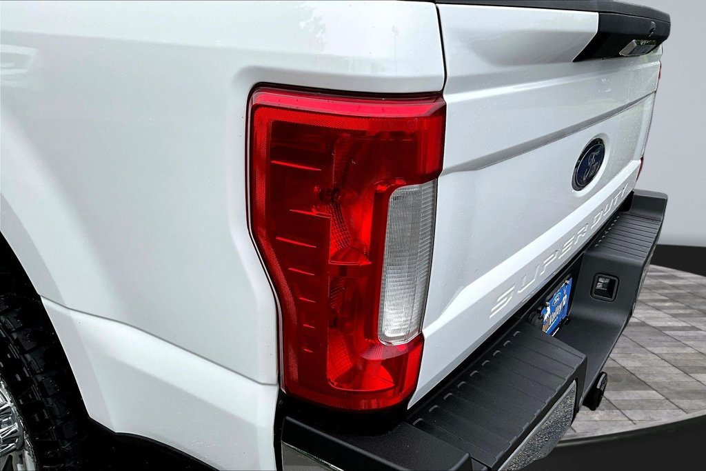 Certified 2019 Ford F250 Lariat w/ Lariat Value Package AWD/4WD image 28