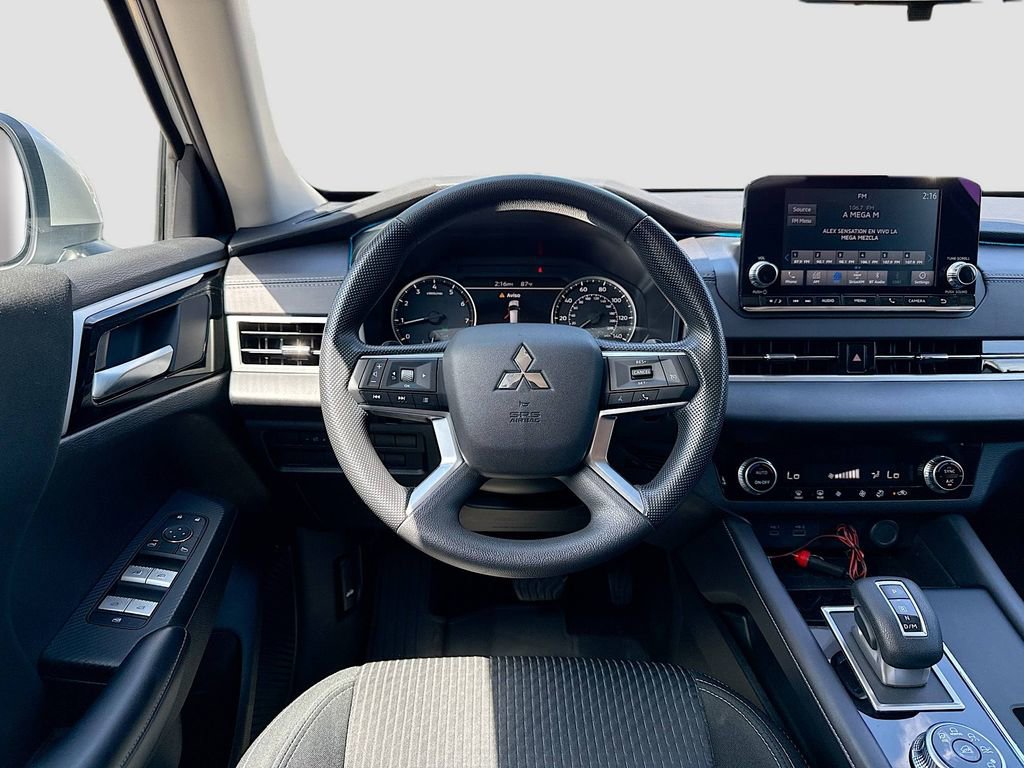 Used 2024 Mitsubishi Outlander ES FWD image 22
