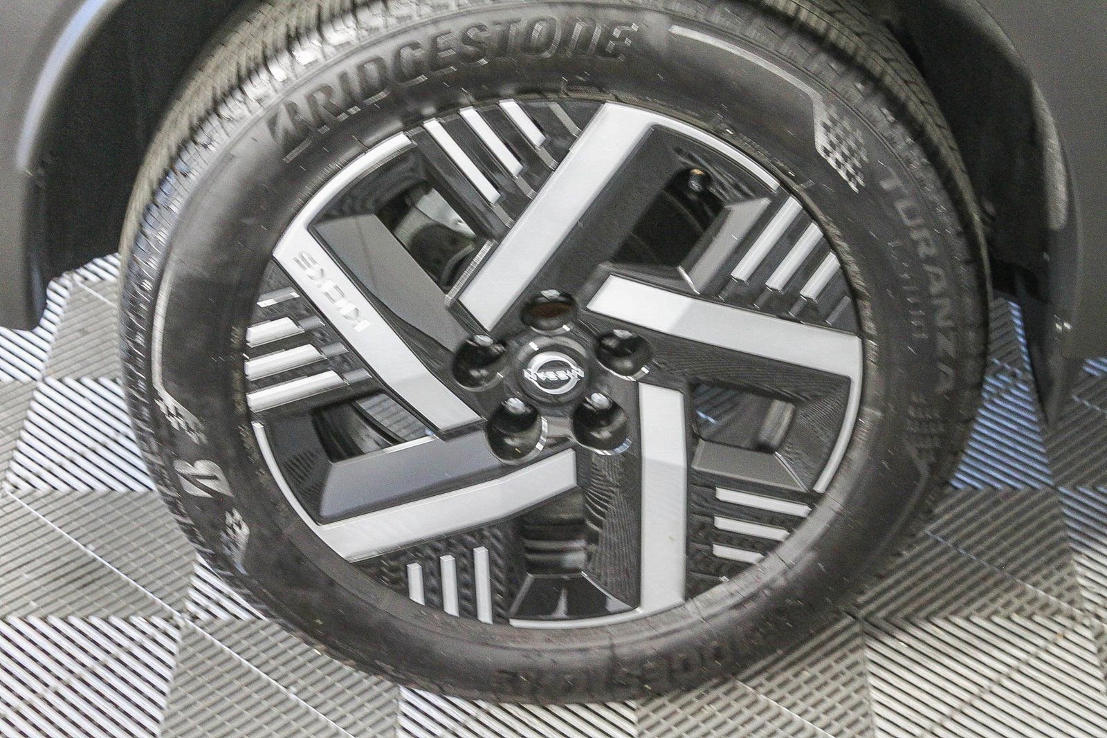 Certified 2025 Nissan Kicks SV image 11