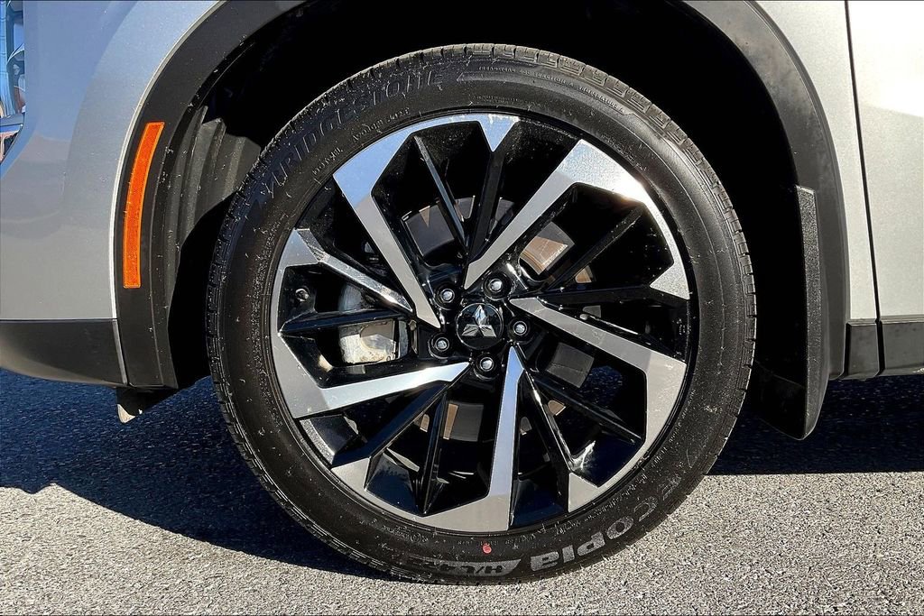 Used 2024 Mitsubishi Outlander SE image 9