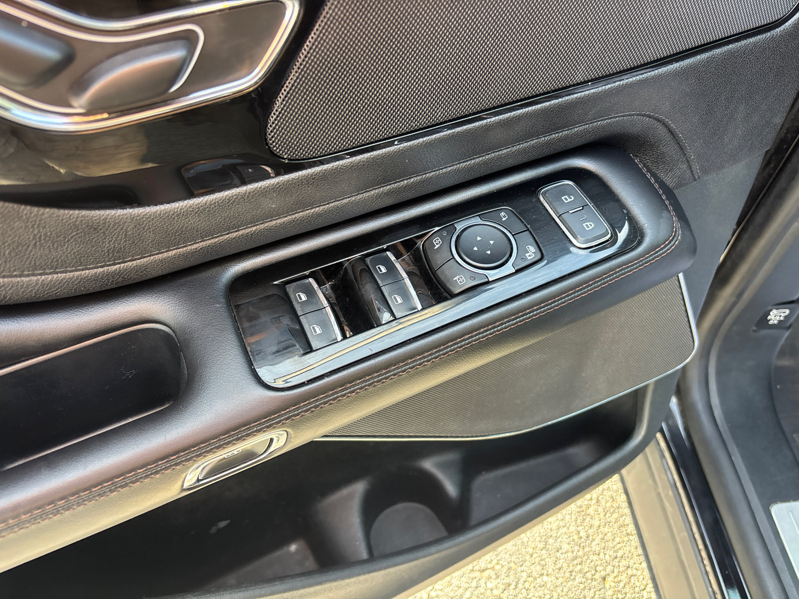 Certified 2024 Lincoln Aviator Reserve w/ Equipment Group 201A AWD/4WD image 13