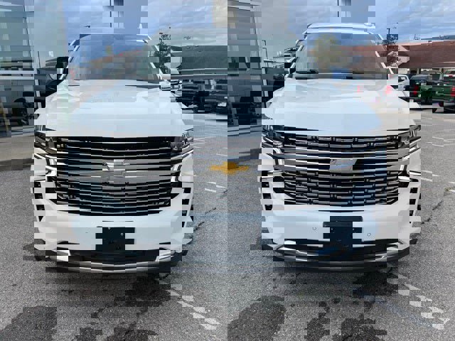 Used 2023 Chevrolet Suburban Premier image 8