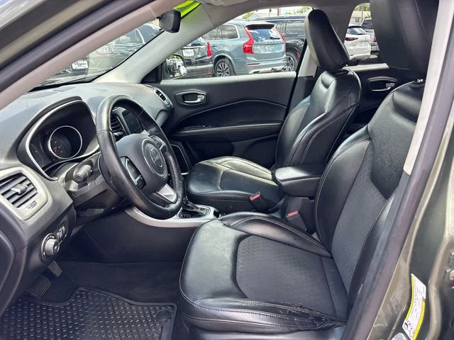 Used 2019 Jeep Compass Latitude w/ Cold Weather Group AWD/4WD image 6