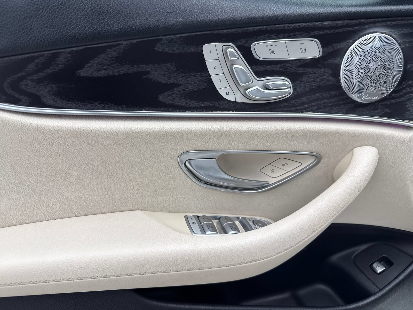 Used 2017 Mercedes-Benz E 300 4MATIC image 35