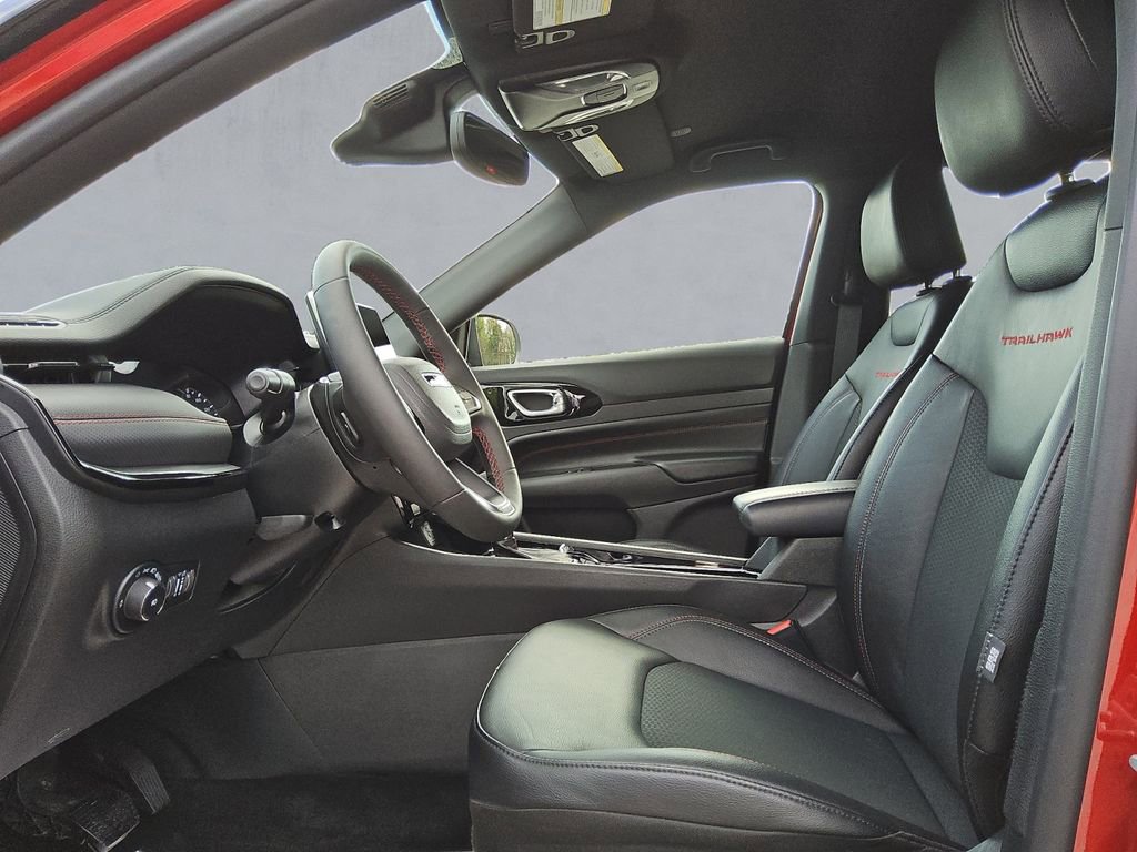 Used 2026 Jeep Compass Trailhawk image 9