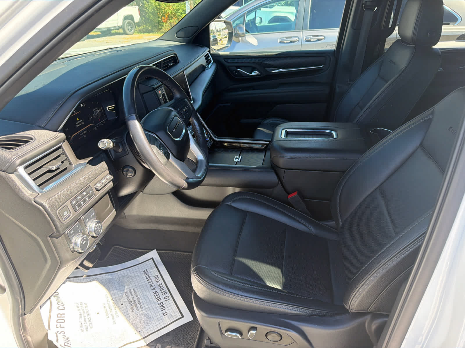 Used 2022 GMC Yukon Denali AWD/4WD image 23