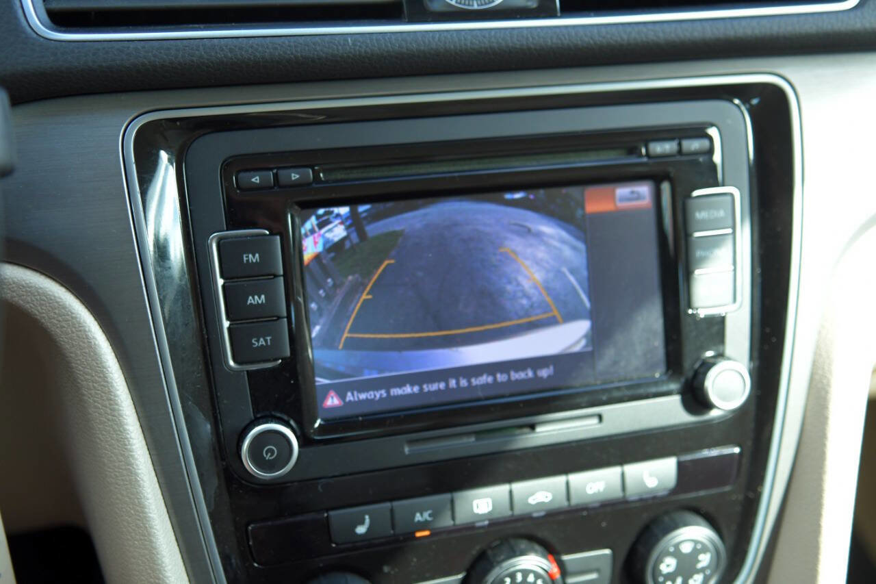 Used 2015 Volkswagen Passat TDI SE image 26