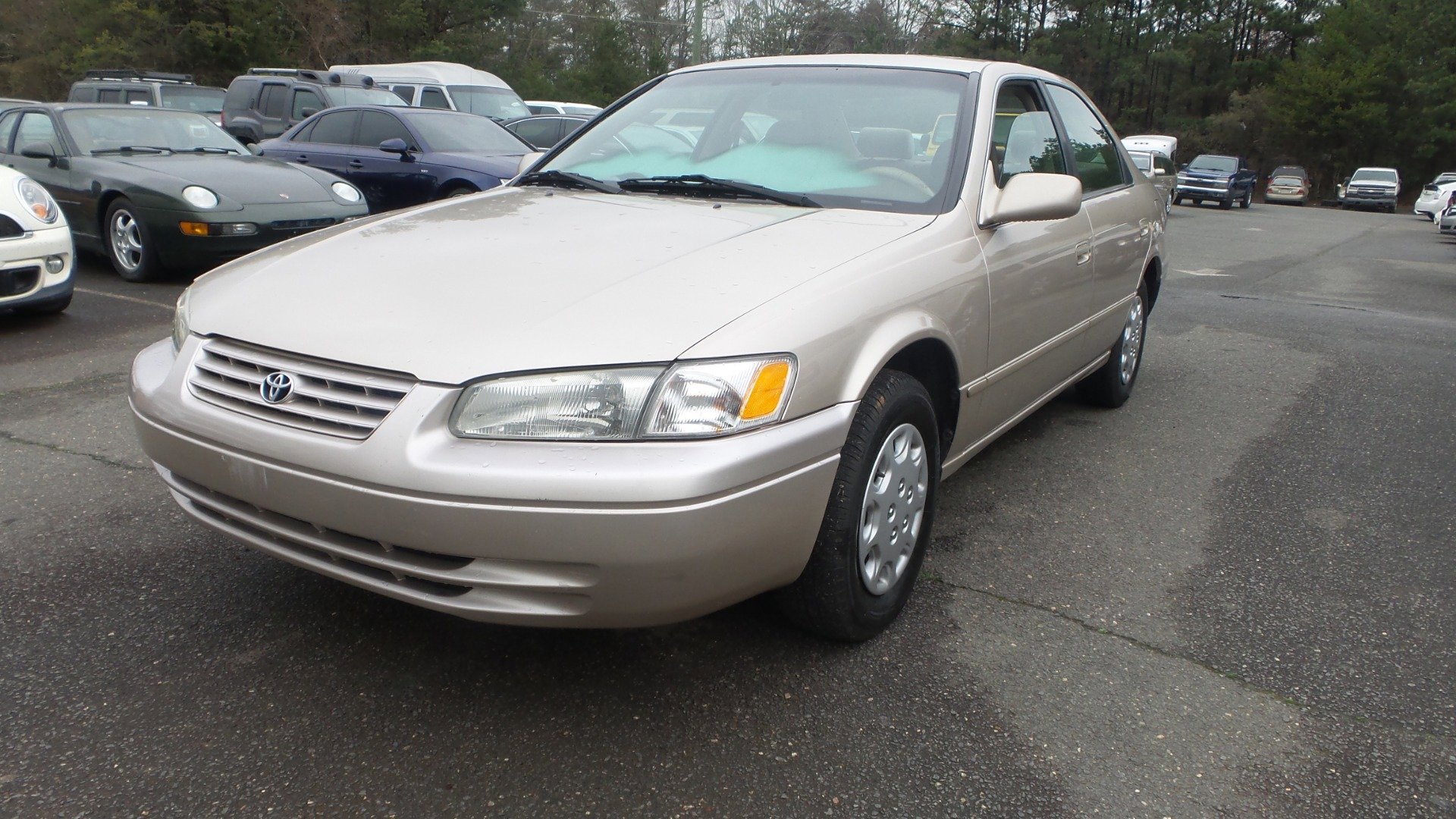 Used 1998 Toyota Camry LE FWD image 11