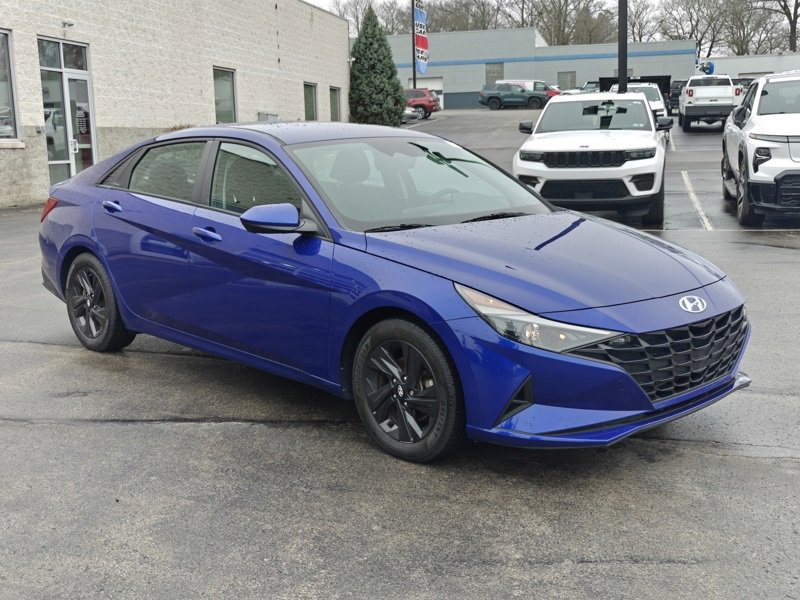 Used 2022 Hyundai Elantra SEL w/ Cargo Package image 3