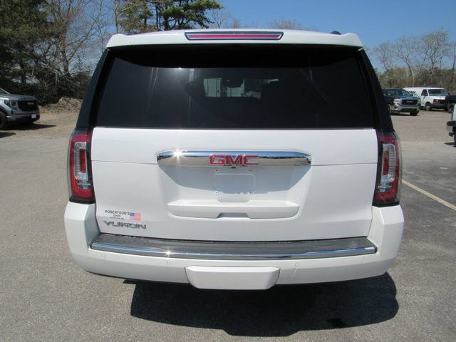 Certified 2020 GMC Yukon Denali w/ Denali Premium Package AWD/4WD image 4