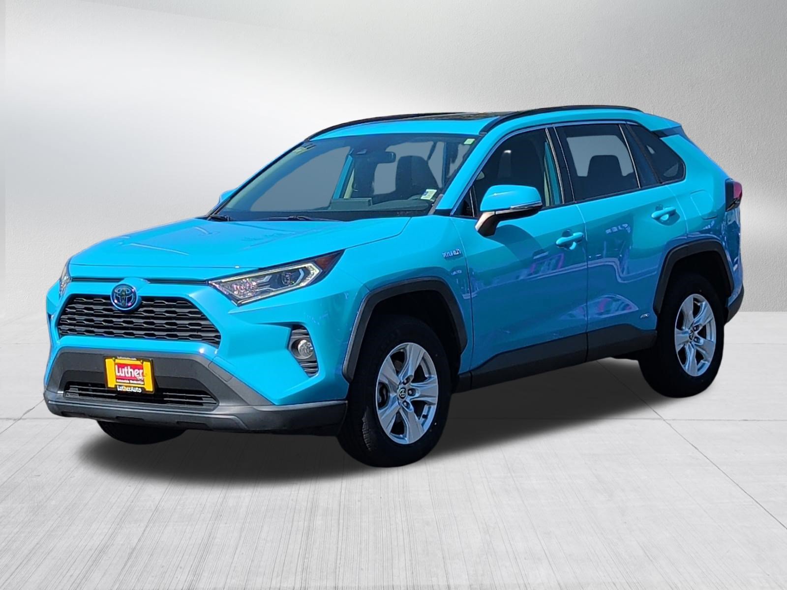 Used 2021 Toyota RAV4 XLE w/ Convenience Package AWD/4WD image 3