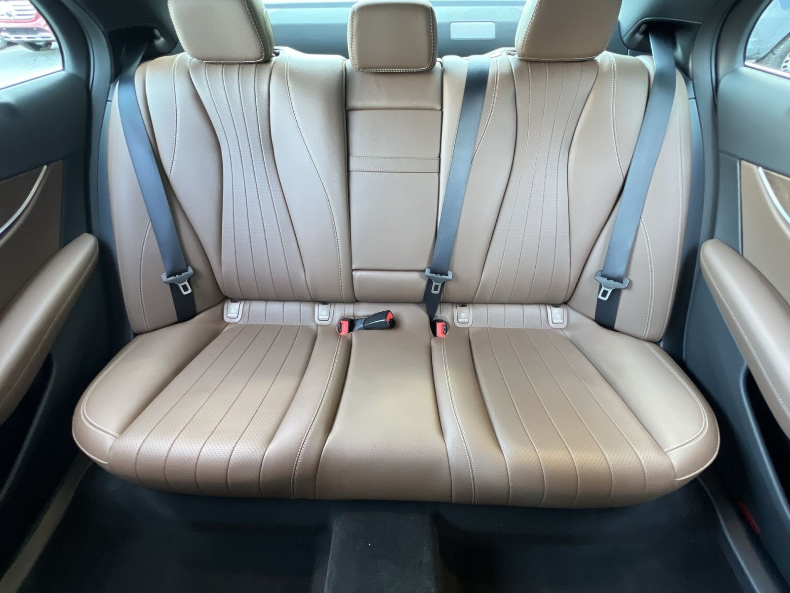 Used 2022 Mercedes-Benz E 350 4MATIC Sedan image 15