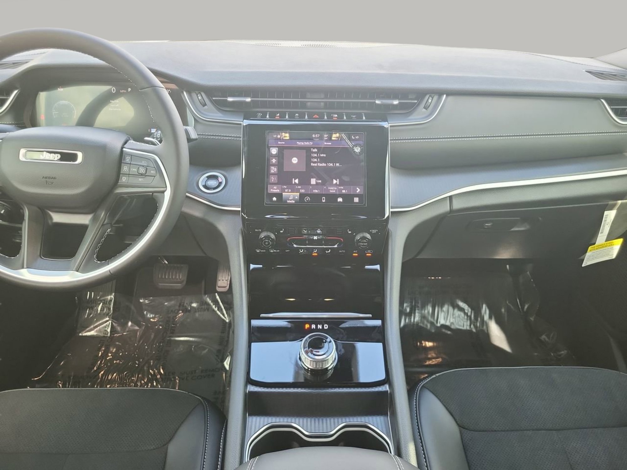 New 2025 Jeep Grand Cherokee L Altitude image 13