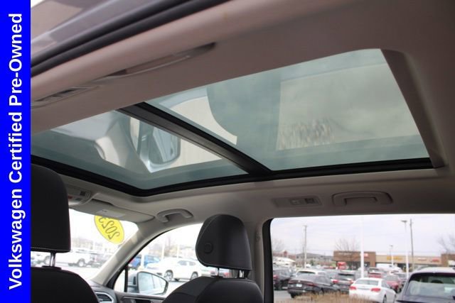 Used 2023 Volkswagen Tiguan SE w/ Panoramic Sunroof Package image 27