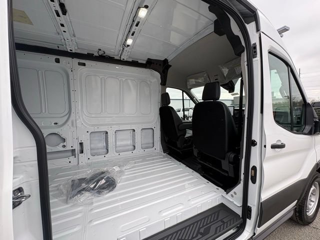 New 2026 Ford Transit 250 148 Medium Roof RWD image 26