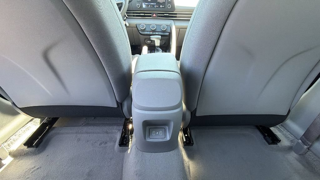 New 2026 Hyundai Elantra SE FWD image 21