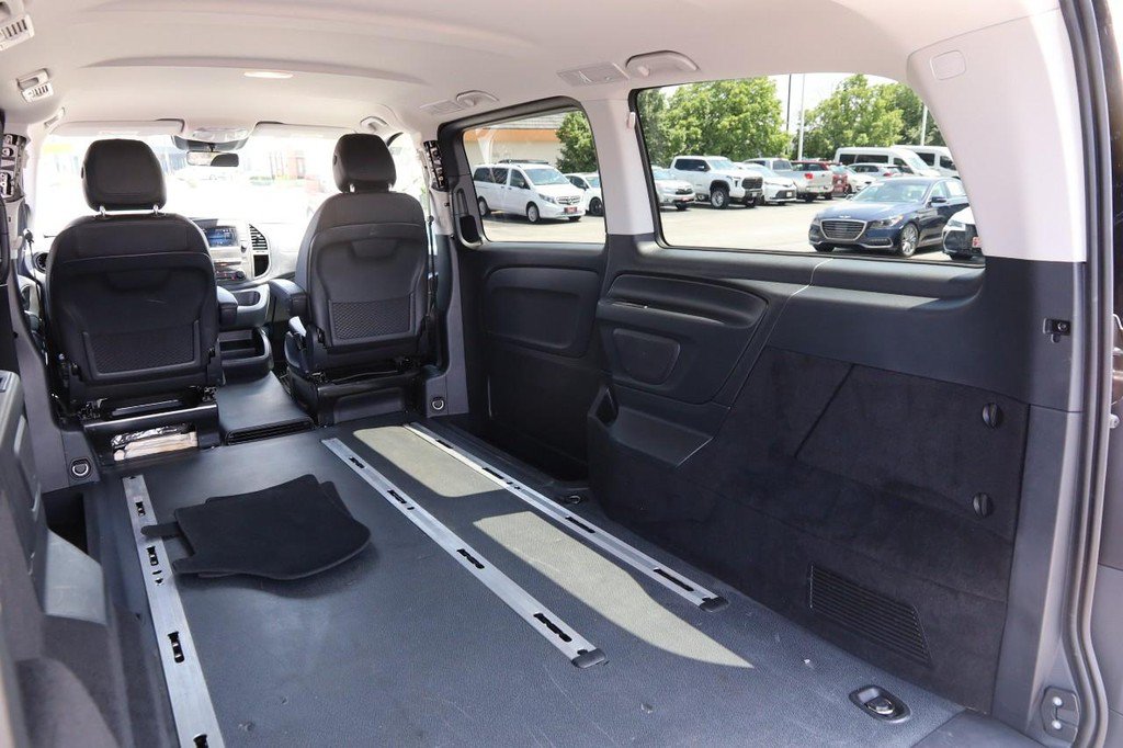Used 2023 Mercedes-Benz Metris Passenger image 9
