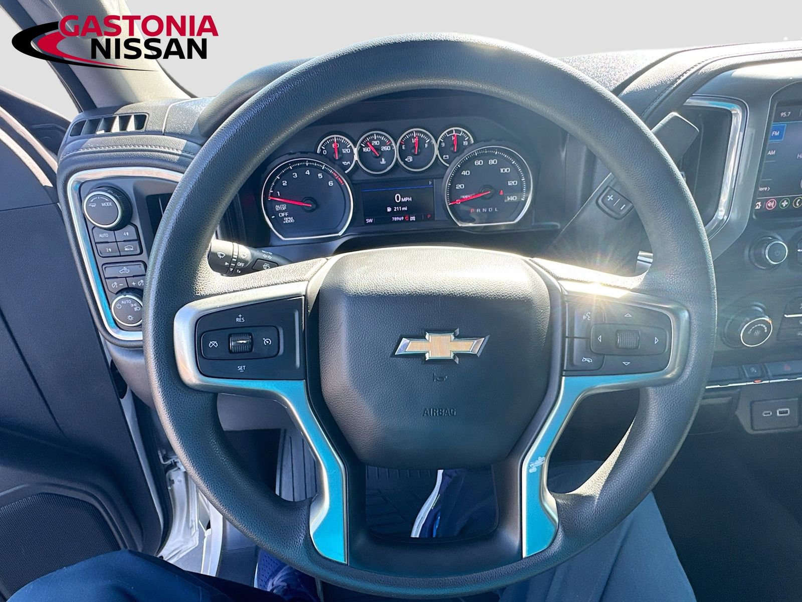 Used 2020 Chevrolet Silverado 1500 LT AWD/4WD image 14