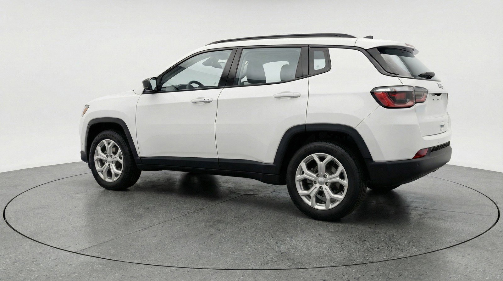 Used 2025 Jeep Compass Latitude image 6