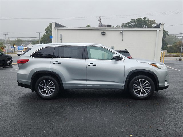 Used 2018 Toyota Highlander XLE image 7