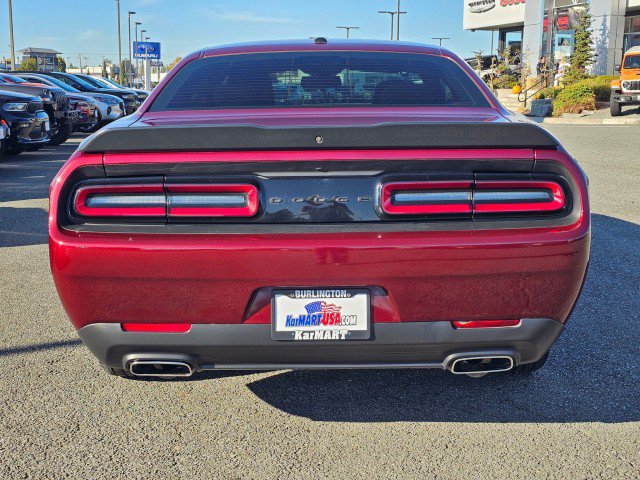 Used 2022 Dodge Challenger SXT RWD image 4