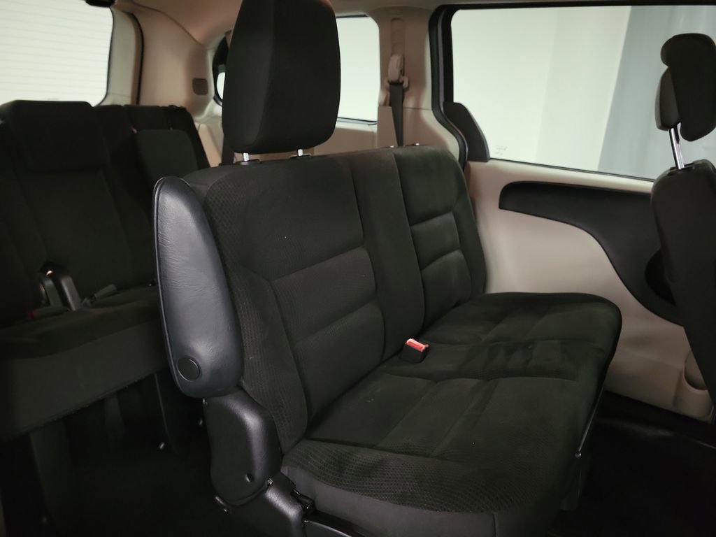 Used 2019 Dodge Grand Caravan SE w/ UConnect Hands-Free Group image 24
