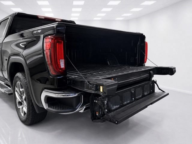 Used 2023 GMC Sierra 1500 SLT w/ SLT Premium Package AWD/4WD image 11