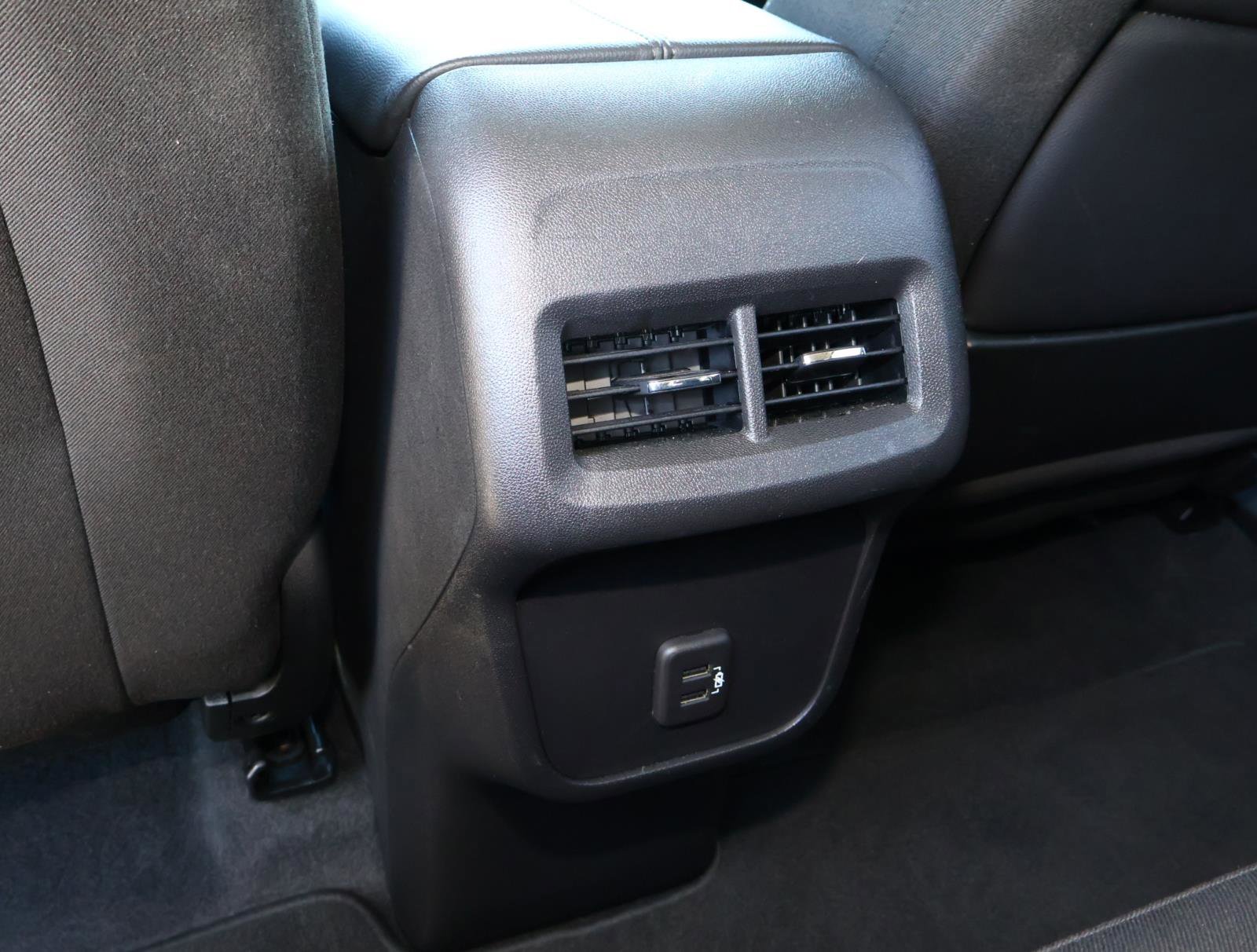 Used 2023 GMC Terrain SLE w/ Driver Convenience Package image 12