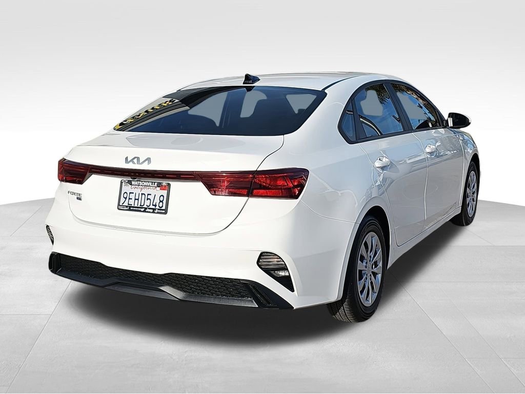 Used 2023 Kia Forte LX image 3
