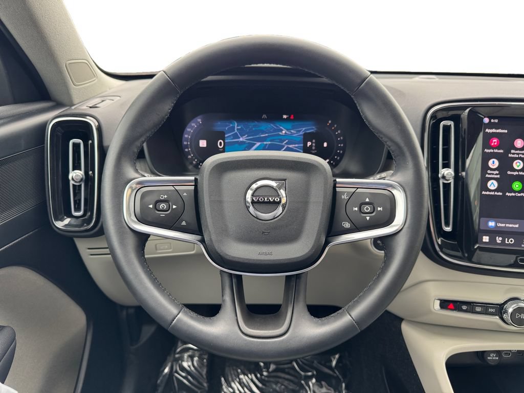 Used 2025 Volvo XC40 B5 Plus AWD/4WD image 16