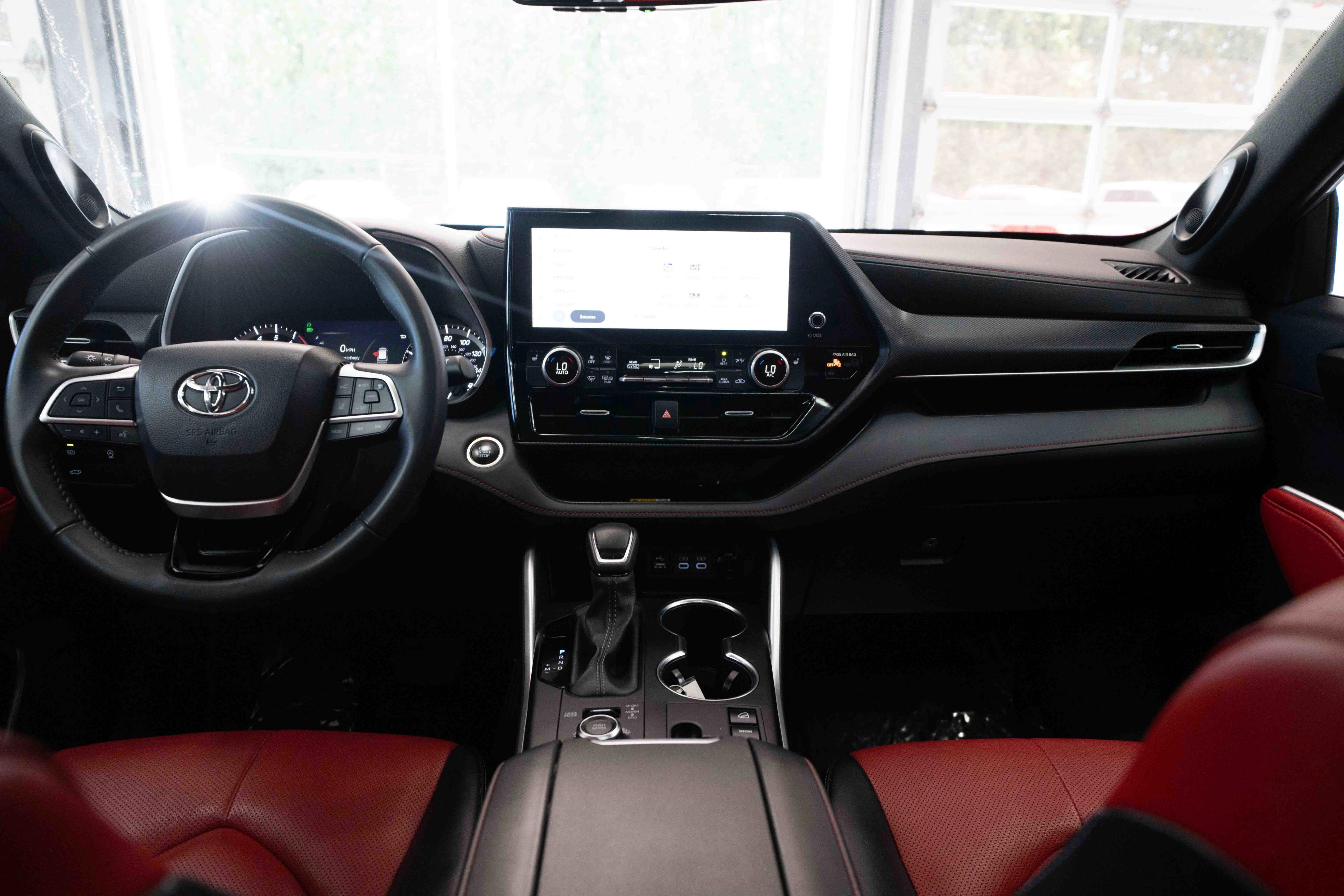 Used 2024 Toyota Highlander XSE AWD/4WD image 20