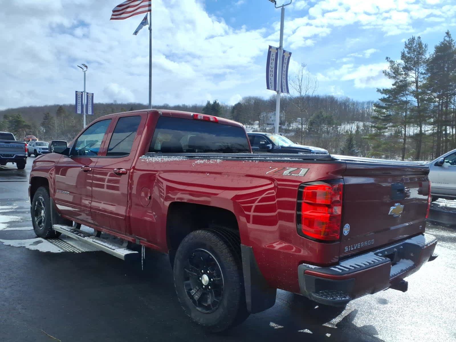 Used 2018 Chevrolet Silverado 1500 LT w/ LPO, Street Package image 5