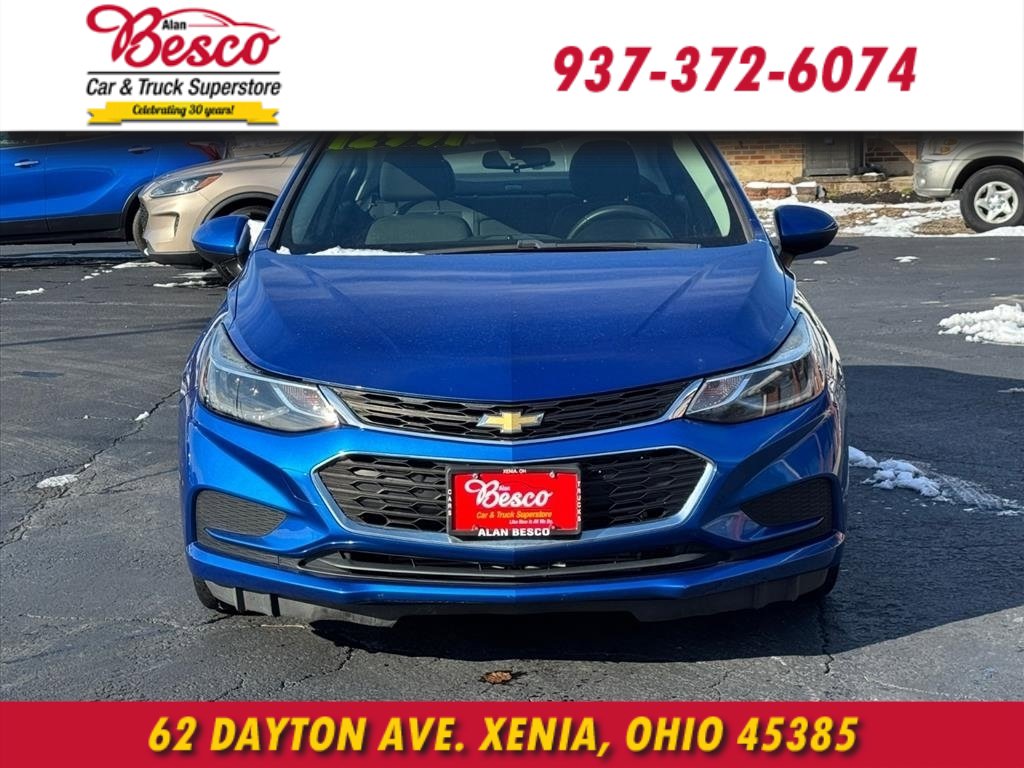 Used 2018 Chevrolet Cruze LT w/ Convenience Package image 2