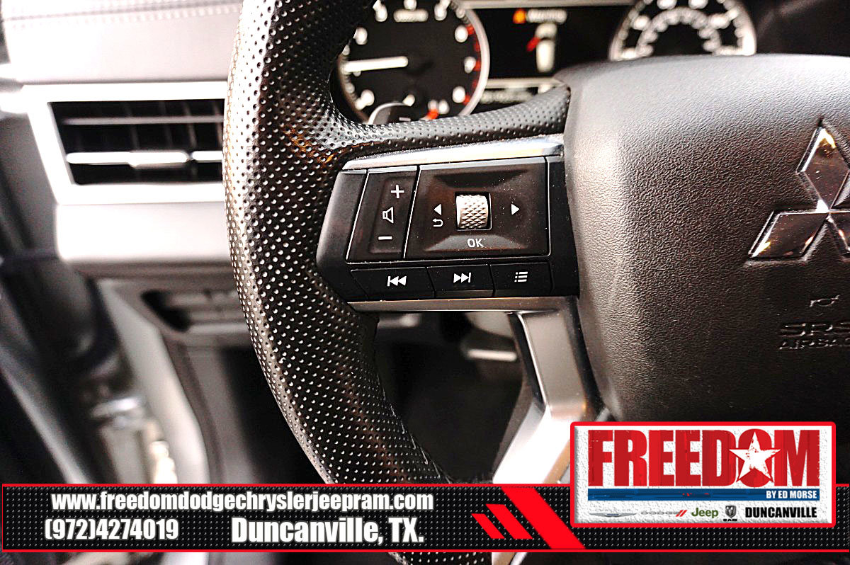 Used 2024 Mitsubishi Outlander SE image 27