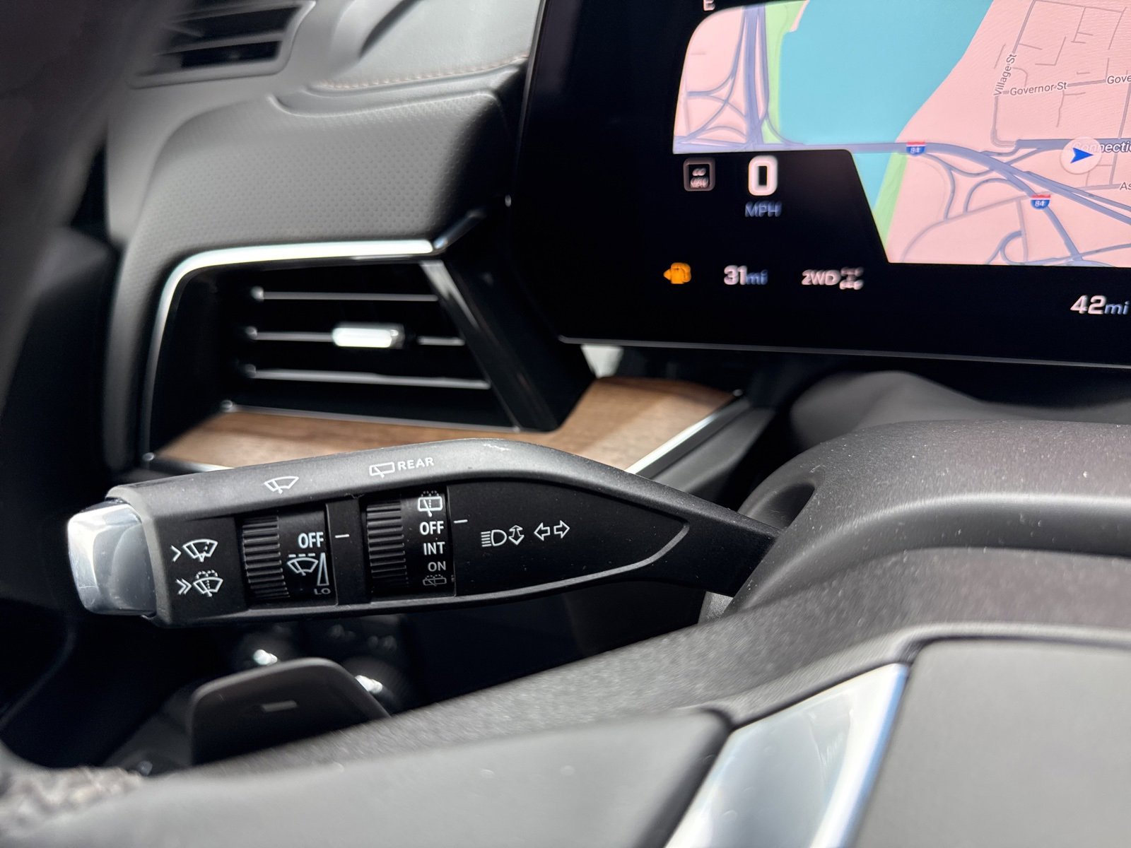 New 2025 Chevrolet Suburban High Country image 36