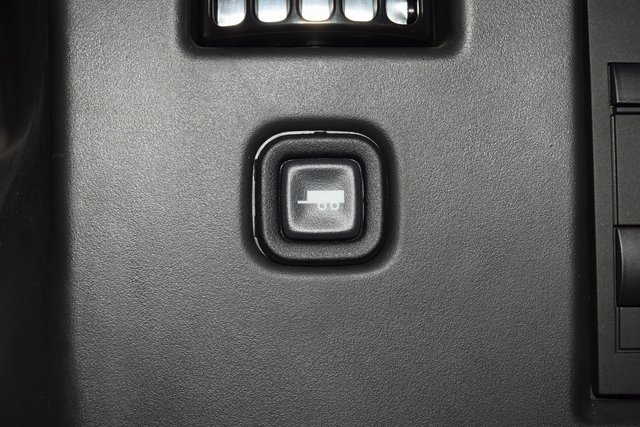 Used 2025 Chevrolet Express 2500 Work Van w/ Communications Package image 23