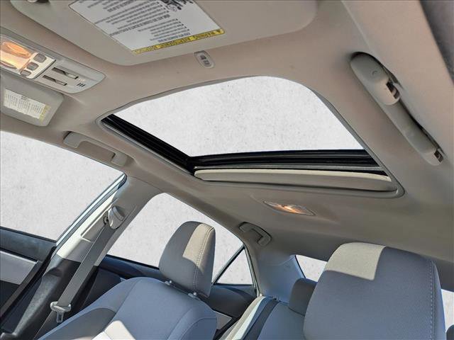 Used 2017 Toyota Corolla LE image 17