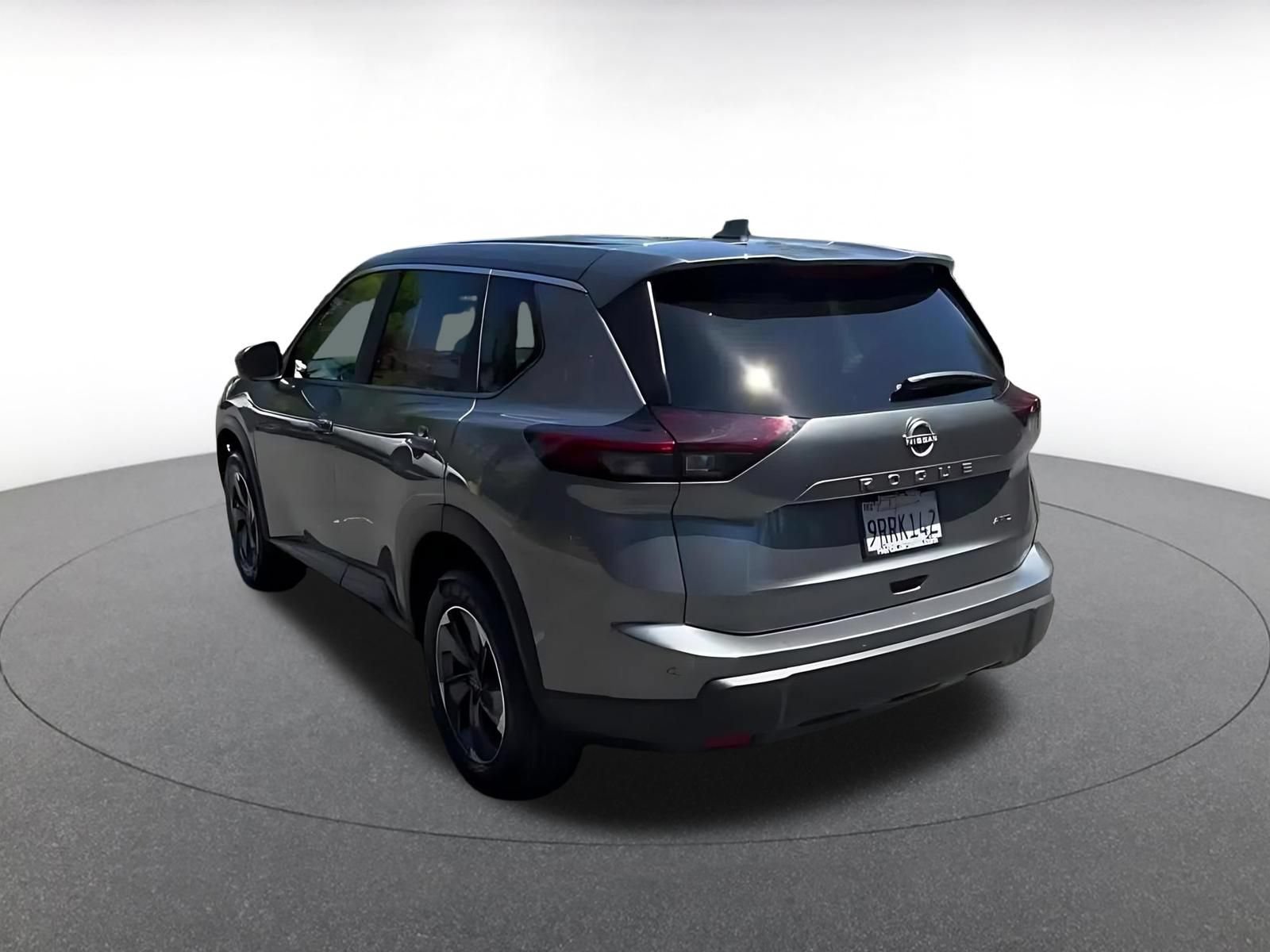 Used 2025 Nissan Rogue SV AWD/4WD image 11