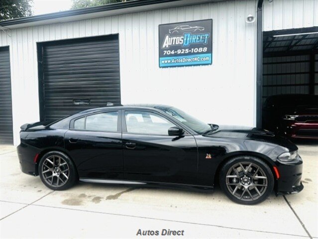 Used 2019 Dodge Charger Scat Pack w/ Plus Group RWD image 11