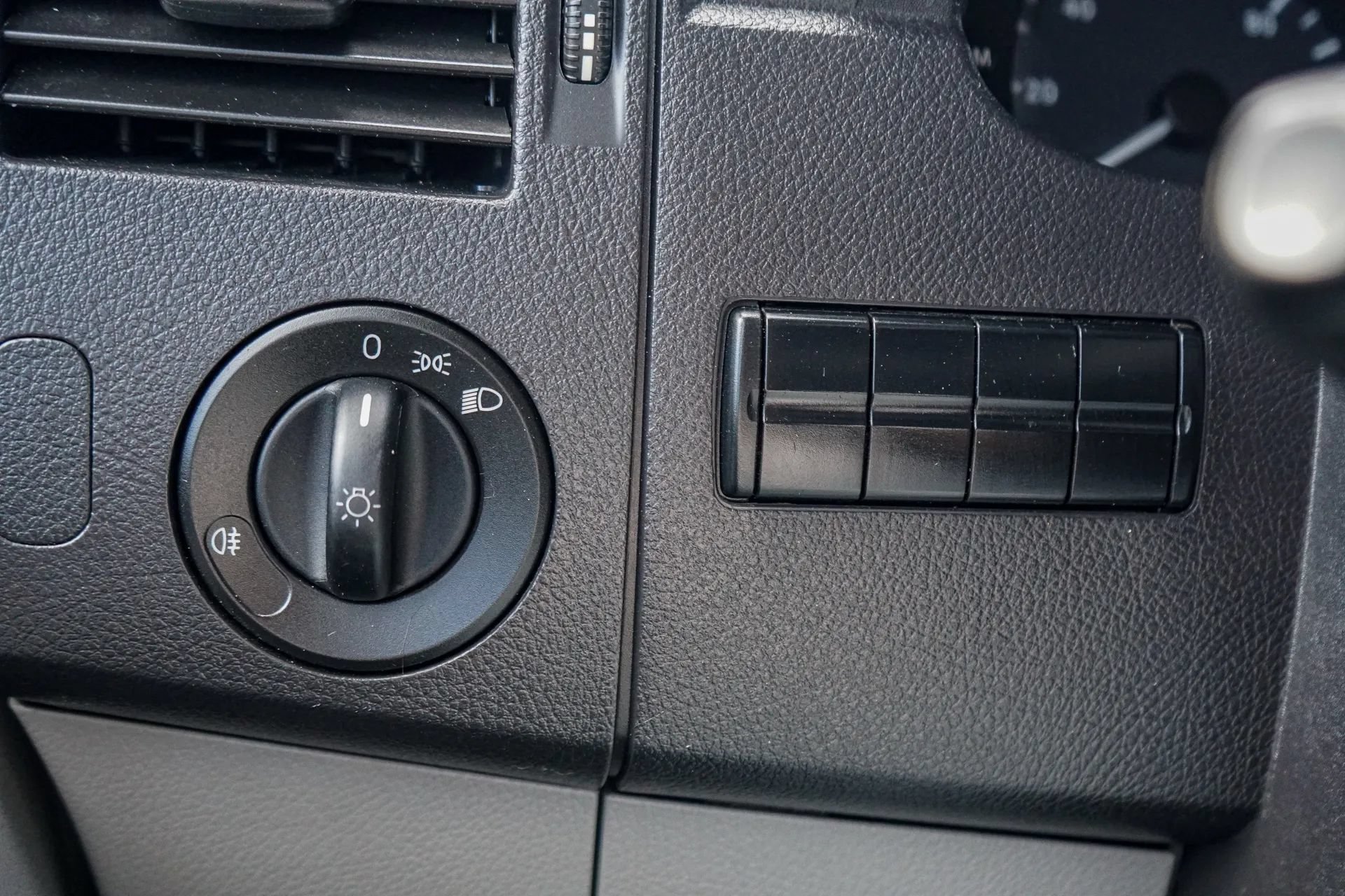 Used 2016 Mercedes-Benz Sprinter 2500 image 26