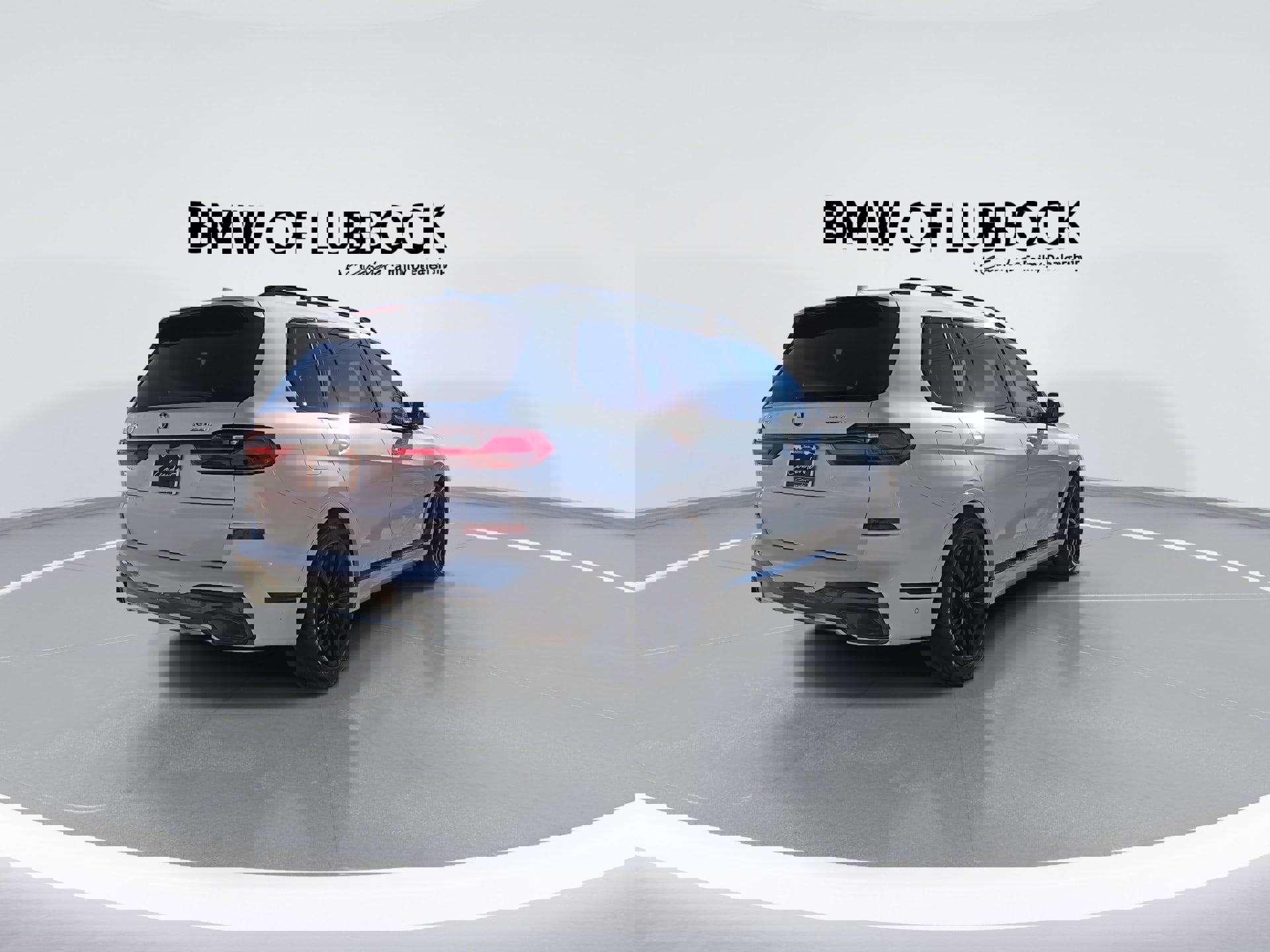 Used 2022 BMW X7 xDrive40i w/ M Sport Package image 8